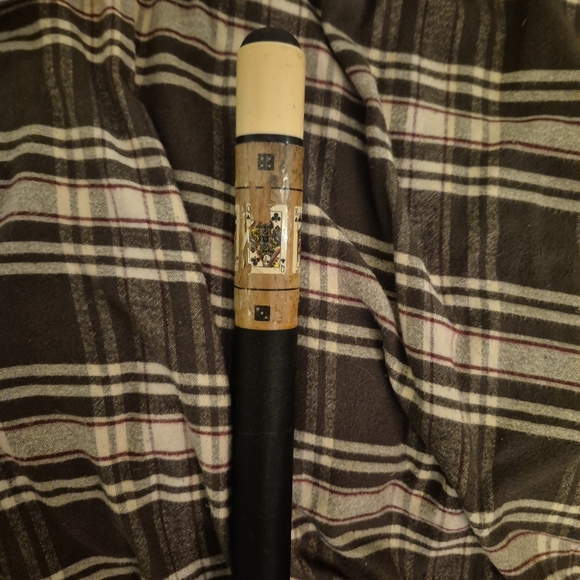 Stylish Black and Cream Pool Cue - Picture 1 of 4